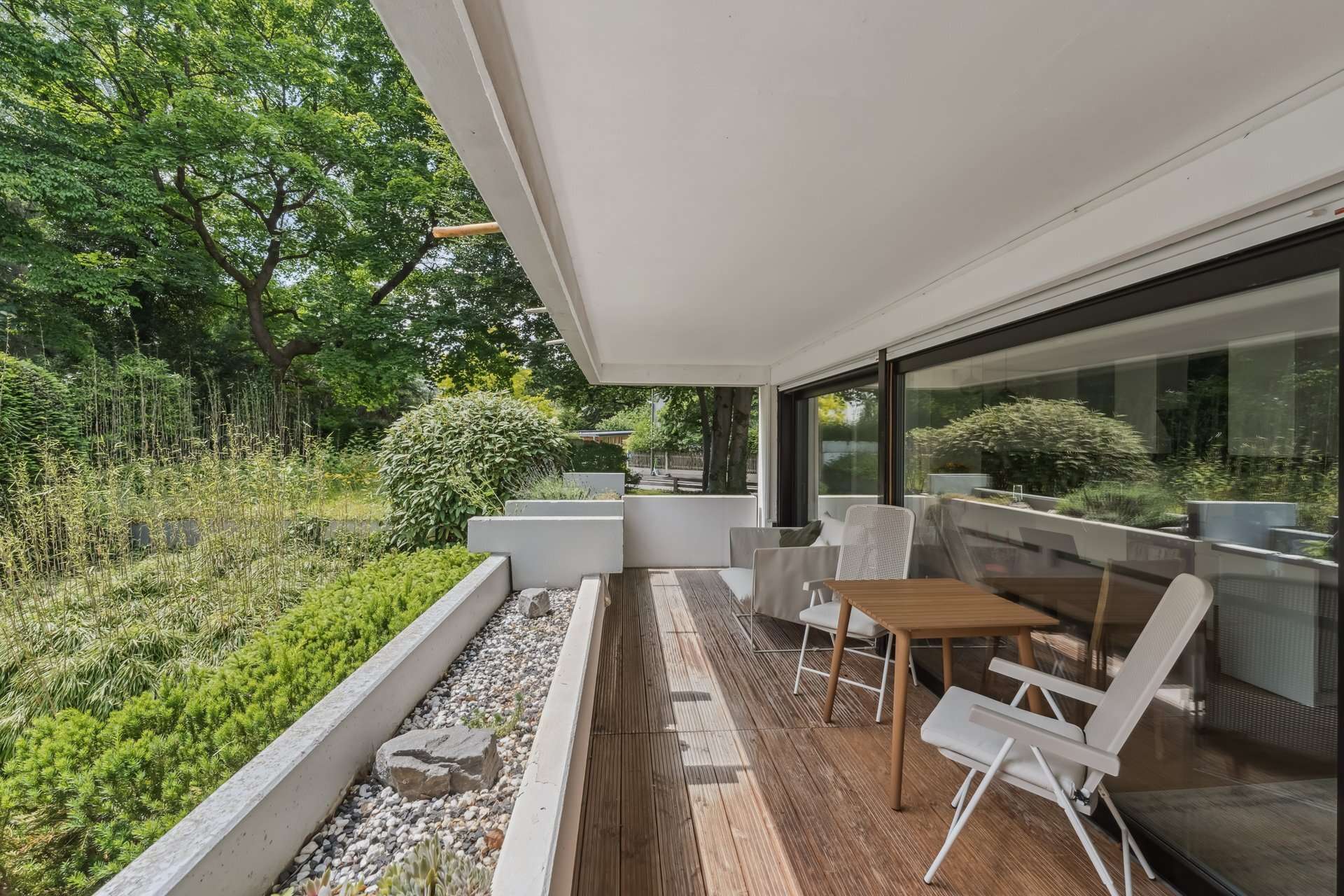 <img width="128" height="85" src="https://eden-living.de/wp-content/uploads/immomakler/attachments/3c2d0fe86d9d9d5304cbf7906c967de8/384314ef-big_terrassen-balkon-mit-grossflachigen-glasschiebeturen.jpg" class="attachment-thumbnail size-thumbnail" alt="Terrassen-Balkon mit großflächigen Glasschiebetüren" decoding="async" srcset="https://eden-living.de/wp-content/uploads/immomakler/attachments/3c2d0fe86d9d9d5304cbf7906c967de8/384314ef-big_terrassen-balkon-mit-grossflachigen-glasschiebeturen.jpg 1920w, https://eden-living.de/wp-content/uploads/immomakler/attachments/3c2d0fe86d9d9d5304cbf7906c967de8/384314ef-big_terrassen-balkon-mit-grossflachigen-glasschiebeturen-900x600.jpg 900w, https://eden-living.de/wp-content/uploads/immomakler/attachments/3c2d0fe86d9d9d5304cbf7906c967de8/384314ef-big_terrassen-balkon-mit-grossflachigen-glasschiebeturen-165x110.jpg 165w, https://eden-living.de/wp-content/uploads/immomakler/attachments/3c2d0fe86d9d9d5304cbf7906c967de8/384314ef-big_terrassen-balkon-mit-grossflachigen-glasschiebeturen-360x240.jpg 360w, https://eden-living.de/wp-content/uploads/immomakler/attachments/3c2d0fe86d9d9d5304cbf7906c967de8/384314ef-big_terrassen-balkon-mit-grossflachigen-glasschiebeturen-475x317.jpg 475w" sizes="(max-width: 128px) 100vw, 128px" />